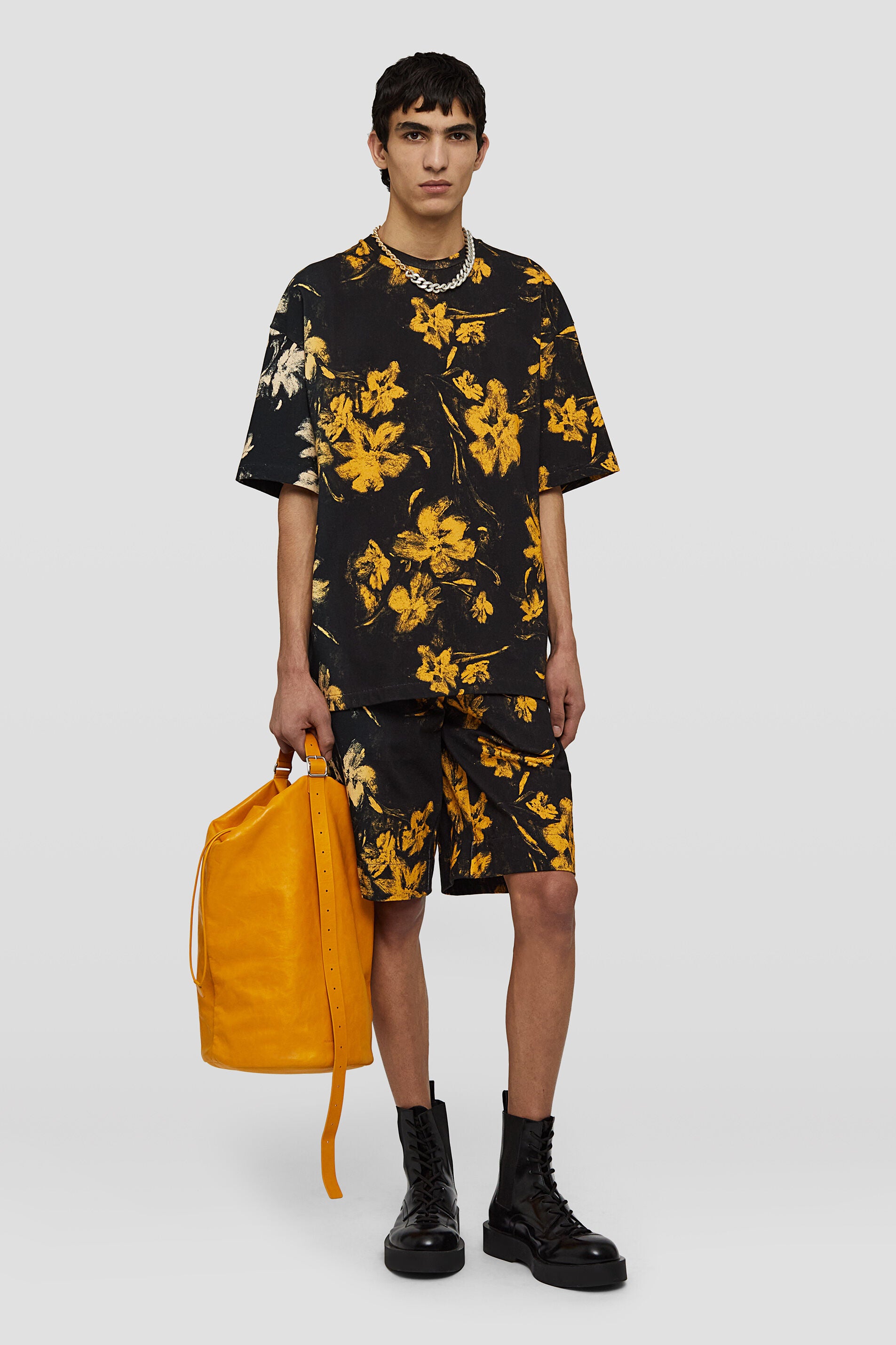 JIL SANDER MEN'S BLACK FLORAL TAILORED SHORTS