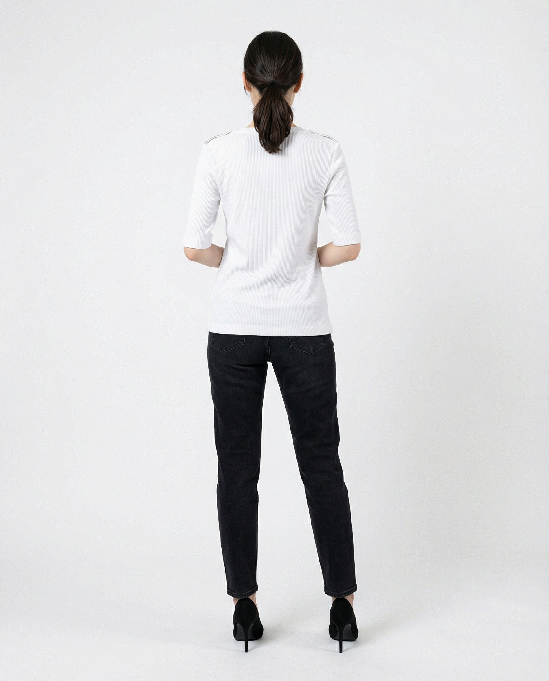 BRUNELLO CUCINELLI WOMEN'S WHITE RIBBED V-NECK SHIRT