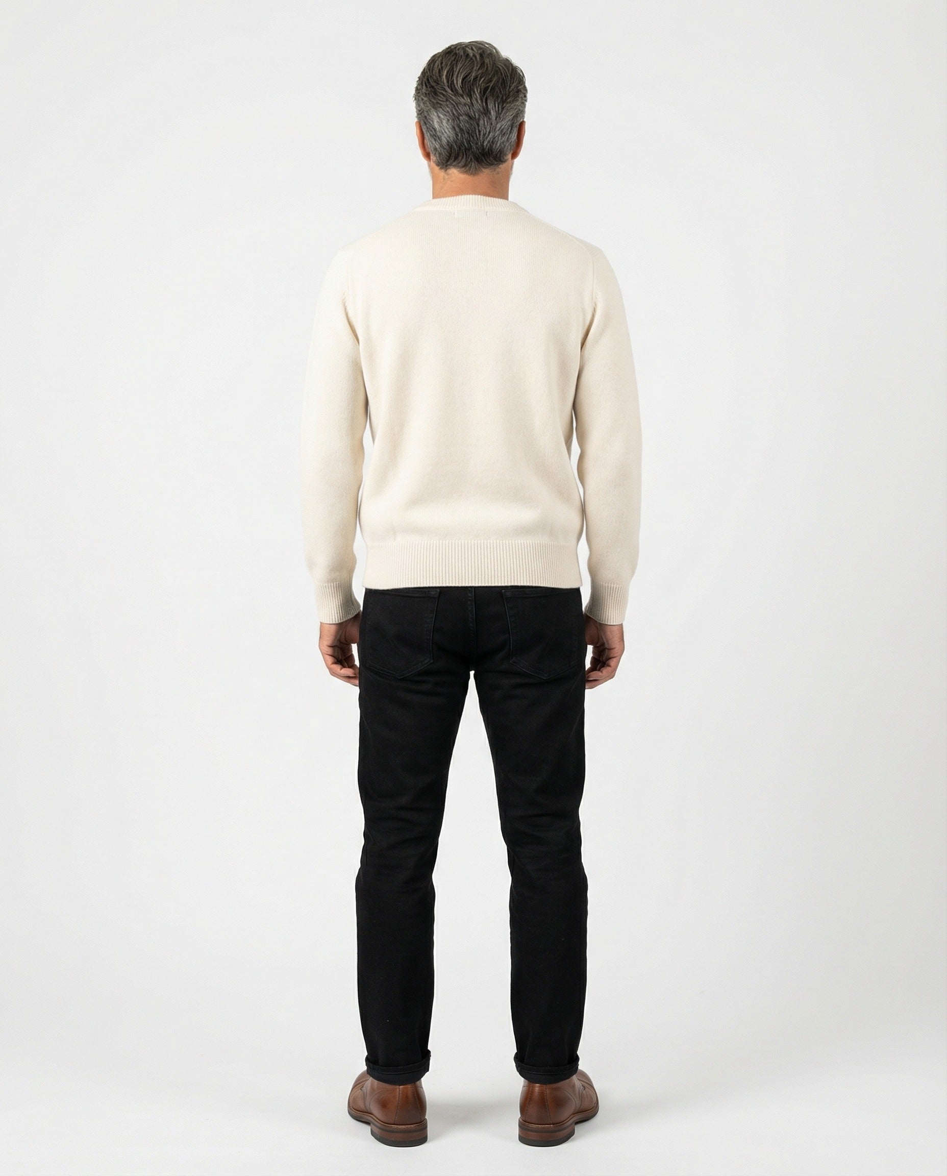 BRUNELLO CUCINELLI MEN'S IVORY CASHMERE V-NECK SWEATER