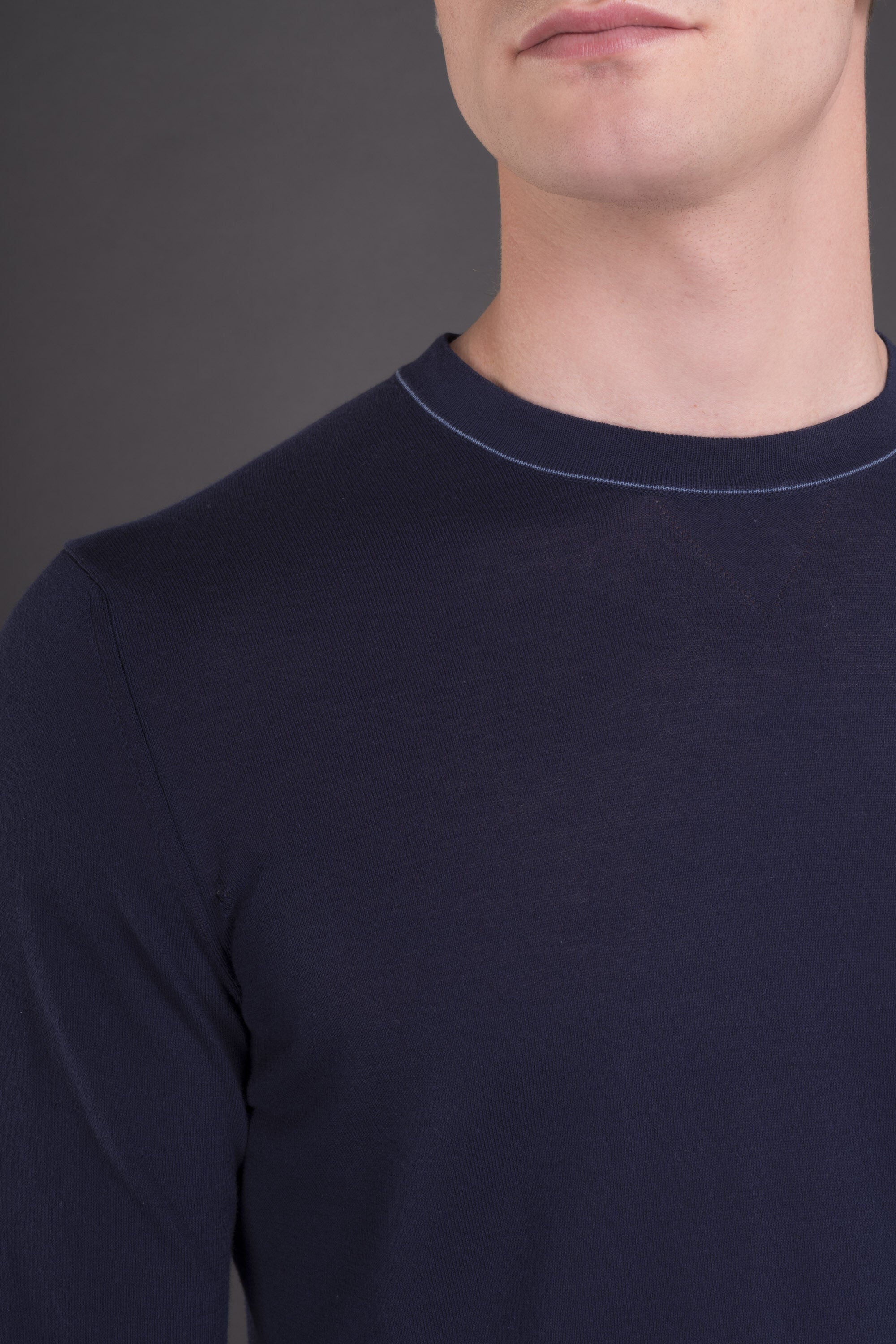 MOORER MEN'S NAVY SLIM FIT SWEATER