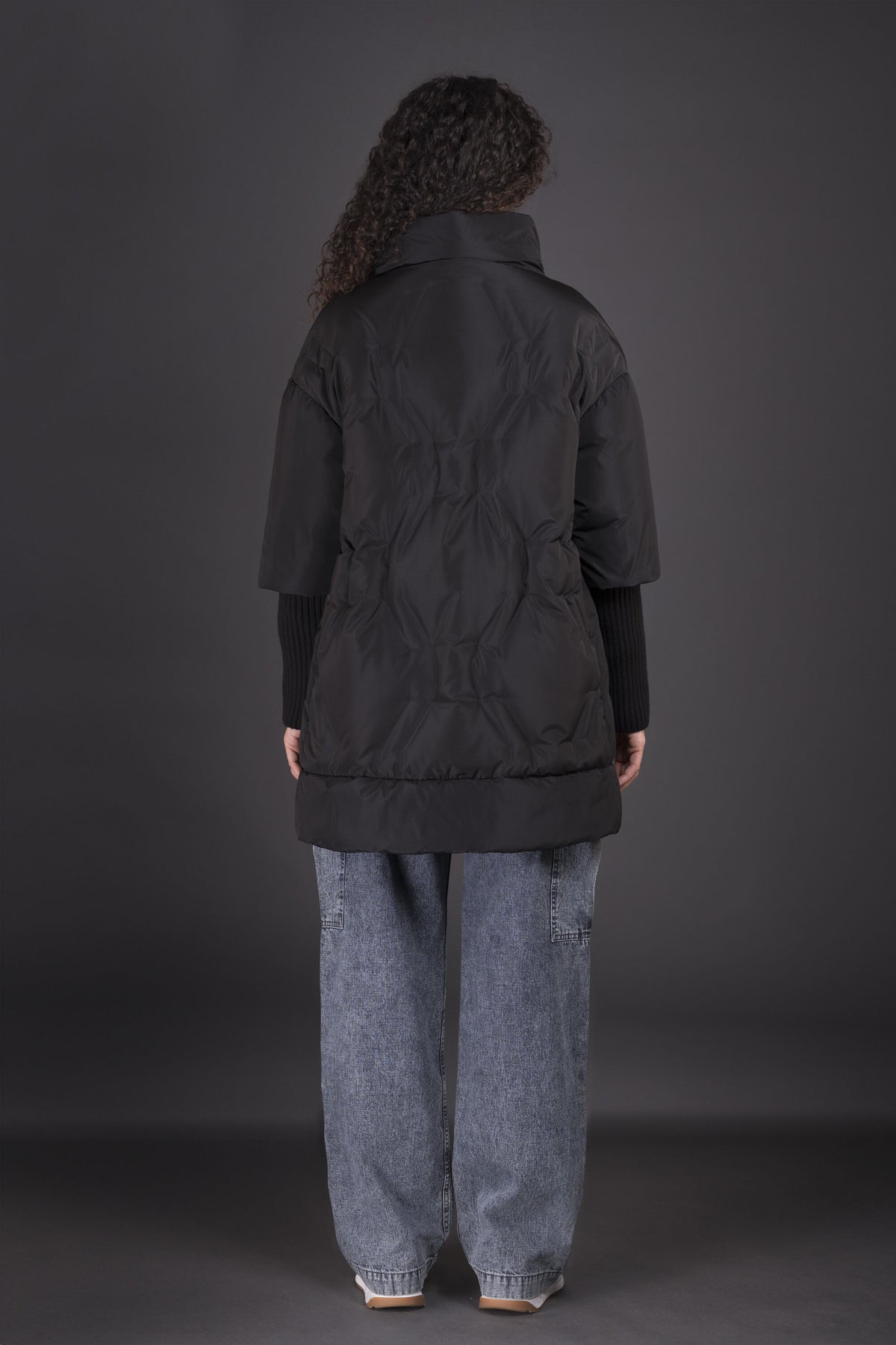 MOORER WOMEN'S BLACK QUILTED OVERSIZED JACKET