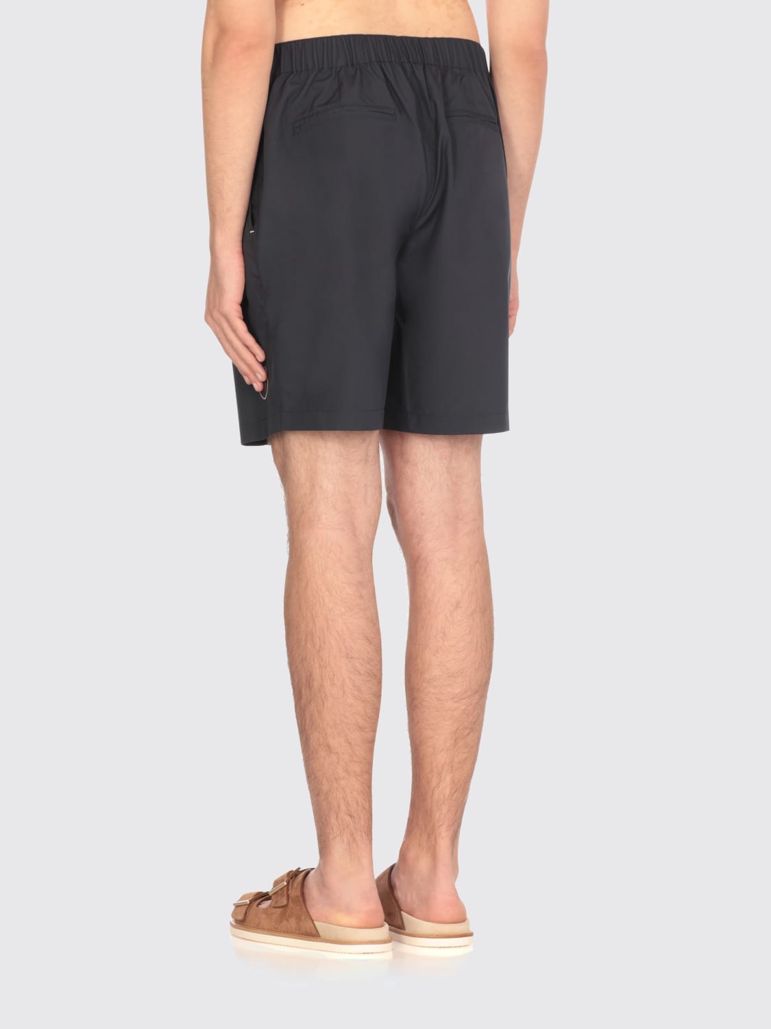 BRUNELLO CUCINELLI MEN'S BLUE TAILORED SHORTS WITH PLEATS