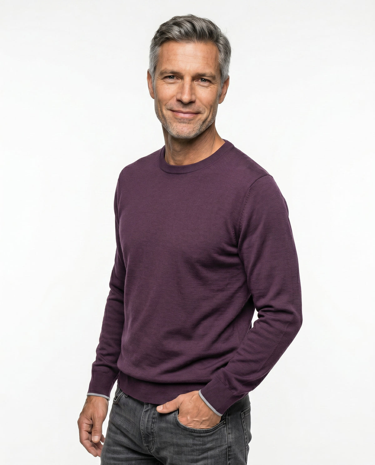 BRUNELLO CUCINELLI MEN'S PURPLE VIRGIN WOOL CREW NECK SWEATER