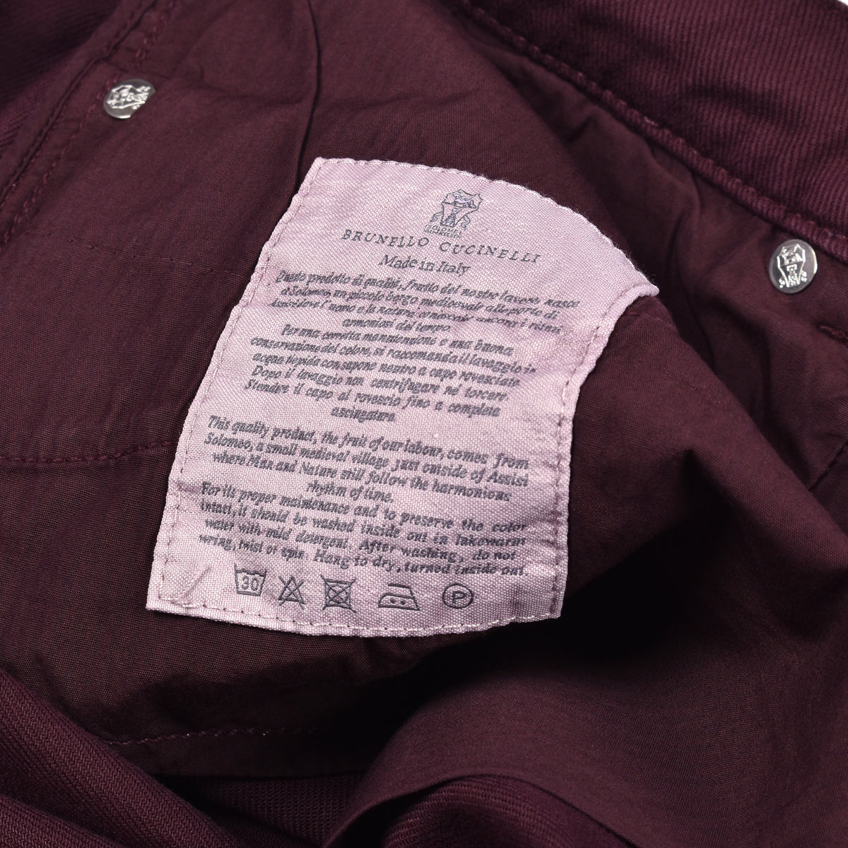 BRUNELLO CUCINELLI MEN'S BURGUNDY COTTON DENIM TROUSERS