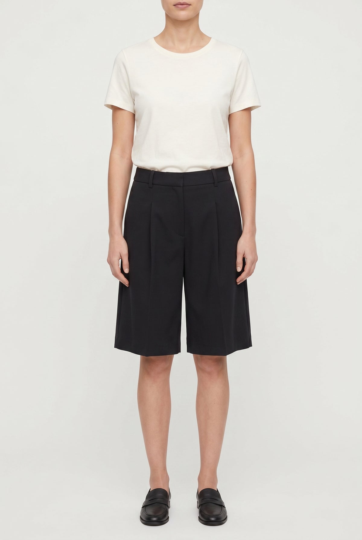 BRUNELLO CUCINELLI WOMEN'S BLACK TAILORED CULOTTE SHORTS