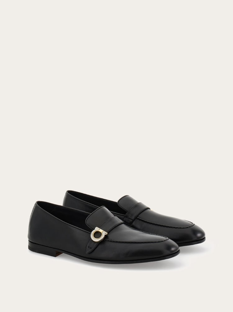 FERRAGAMO MEN'S BLACK CALF LEATHER LOAFERS