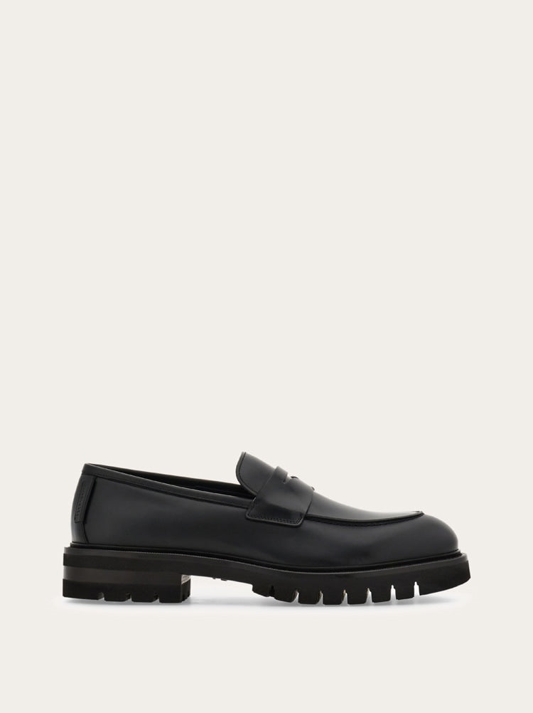 FERRAGAMO MEN'S BLACK CALF LEATHER LOAFERS