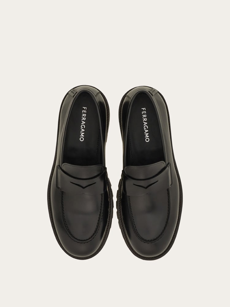 FERRAGAMO MEN'S BLACK CALF LEATHER LOAFERS