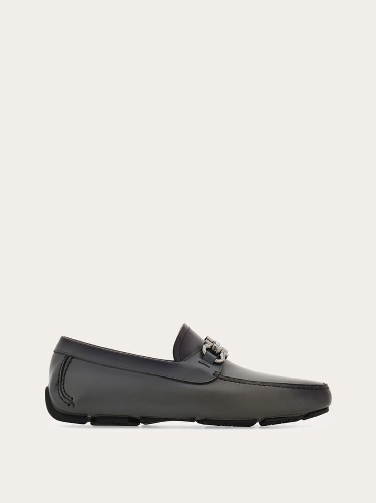 FERRAGAMO MEN'S GREY CALF LEATHER LOAFERS