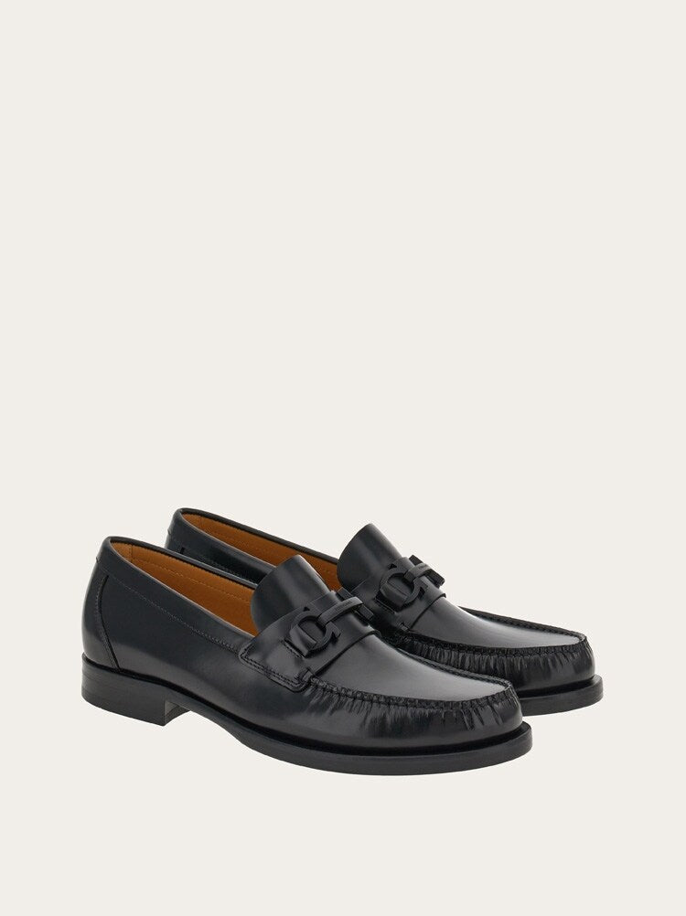 FERRAGAMO MEN'S BLACK CALF LEATHER LOAFERS