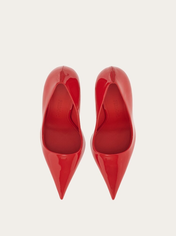 FERRAGAMO WOMEN'S RED PATENT LEATHER PUMPS