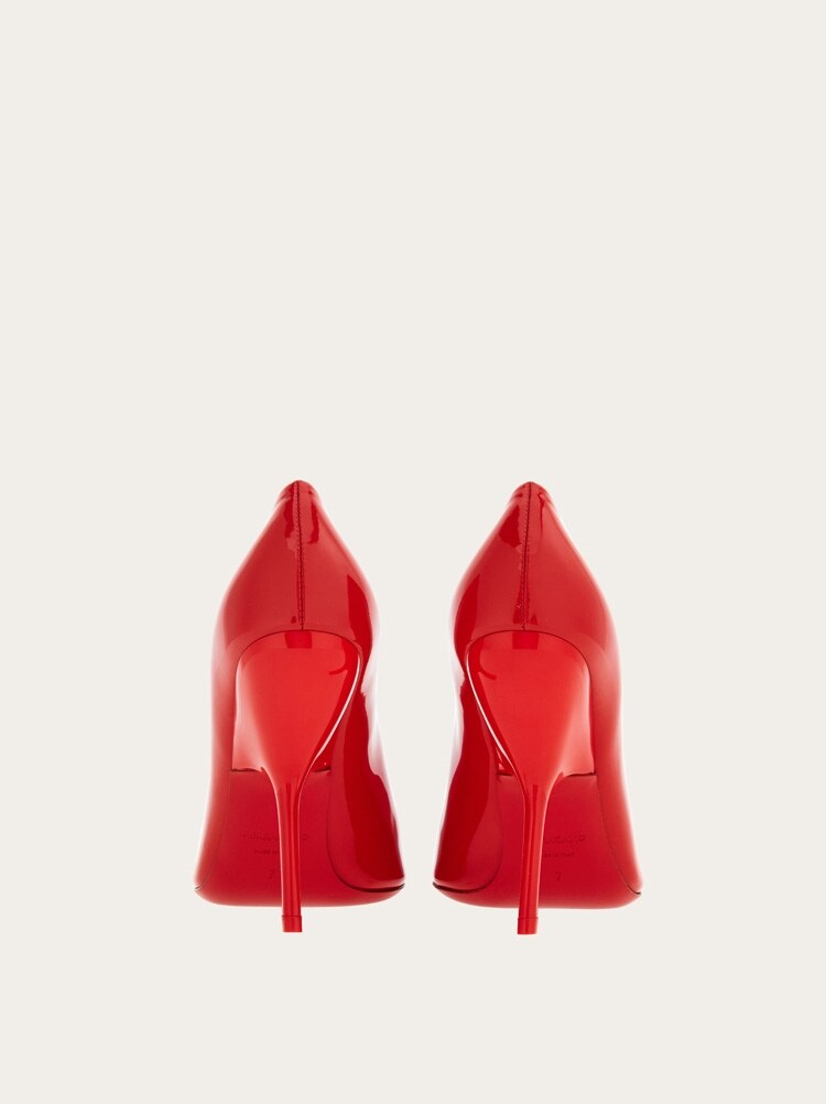 FERRAGAMO WOMEN'S RED PATENT LEATHER PUMPS