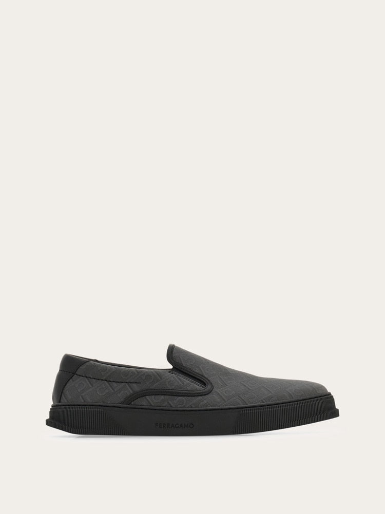 FERRAGAMO MEN'S BLACK FABRIC SLIP ON SHOES