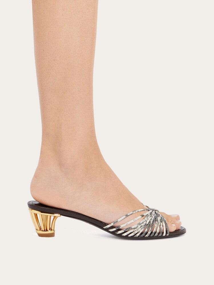 FERRAGAMO WOMEN'S BLACK LEATHER KITTEN HEEL SHOES