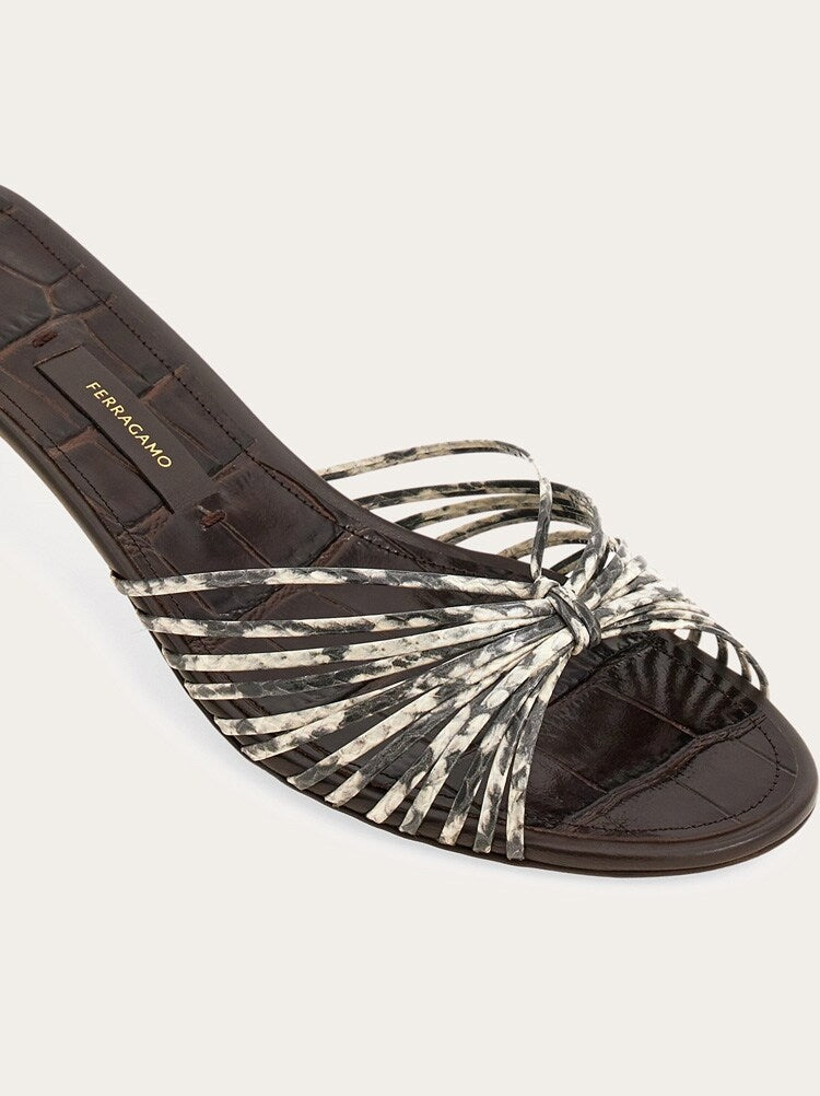 FERRAGAMO WOMEN'S BLACK LEATHER KITTEN HEEL SHOES