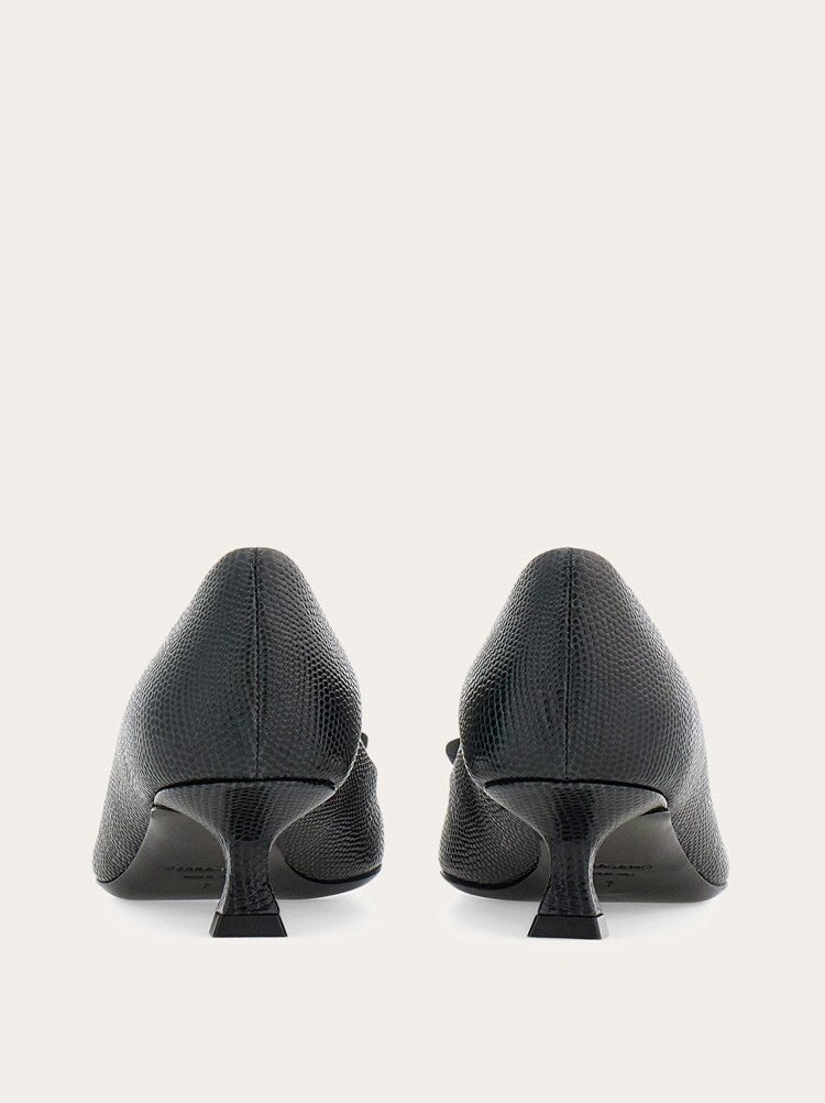 FERRAGAMO WOMEN'S BLACK CALF LEATHER PUMPS