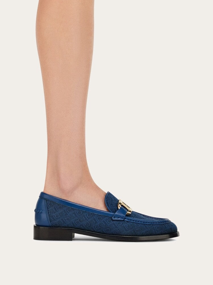 FERRAGAMO WOMEN'S BLUE FABRIC LEATHER LOAFERS