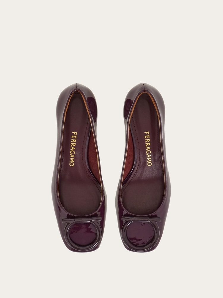 FERRAGAMO WOMEN'S DARK PURPLE PATENT LEATHER SHOES