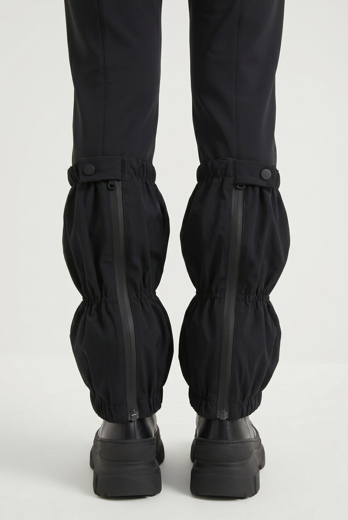 BRUNELLO CUCINELLI WOMEN'S BLACK GATHERED HEM TROUSERS
