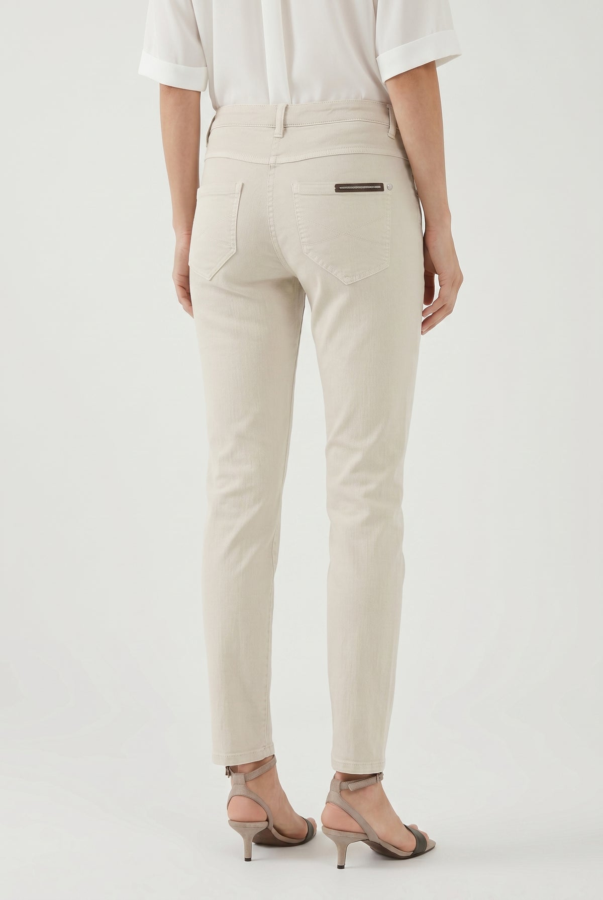 BRUNELLO CUCINELLI WOMEN'S LIGHT BEIGE SLIM TROUSERS