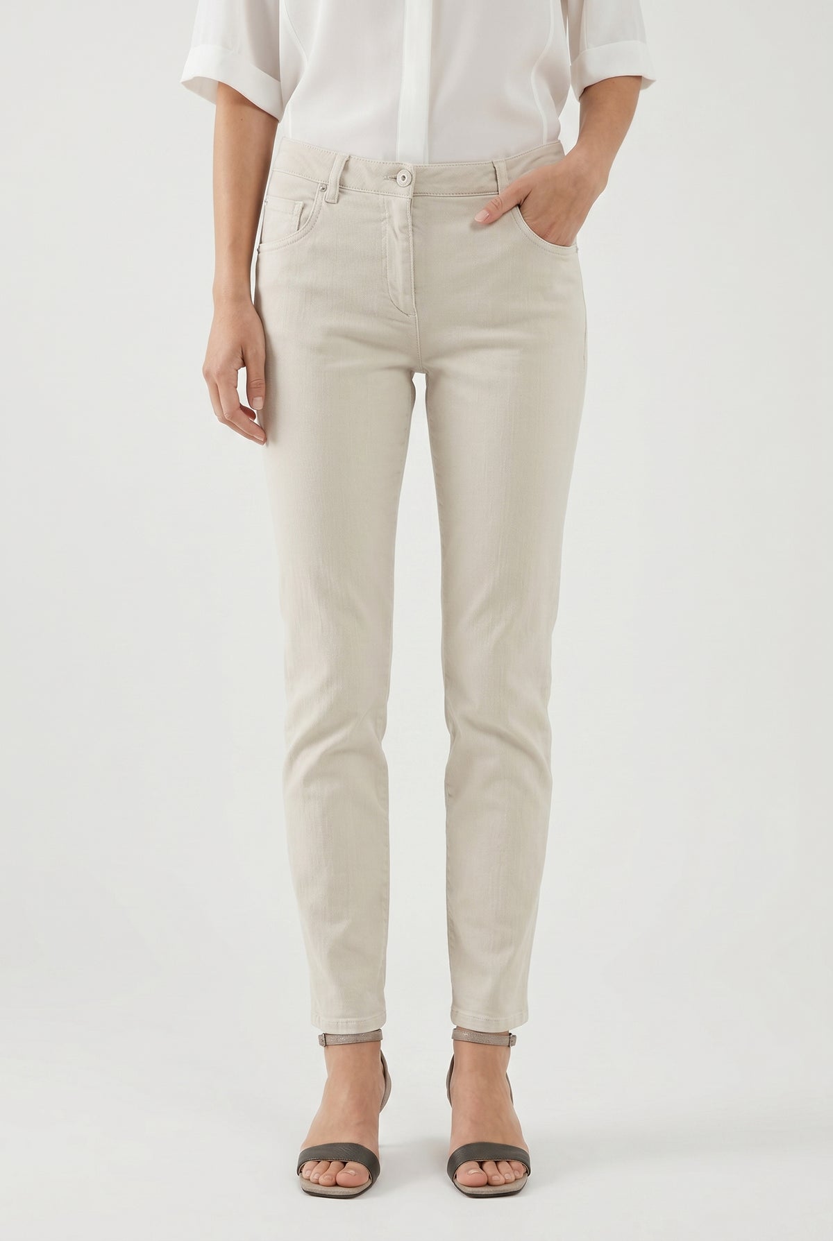 BRUNELLO CUCINELLI WOMEN'S LIGHT BEIGE SLIM TROUSERS