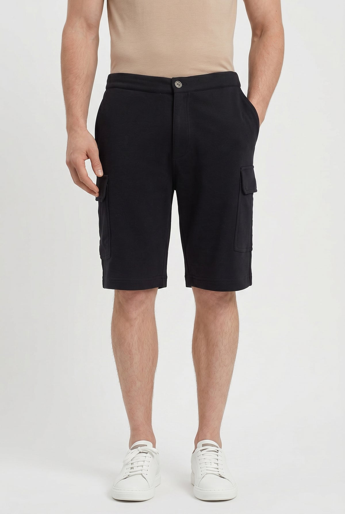 BRUNELLO CUCINELLI MEN'S BLACK COTTON CARGO SHORTS