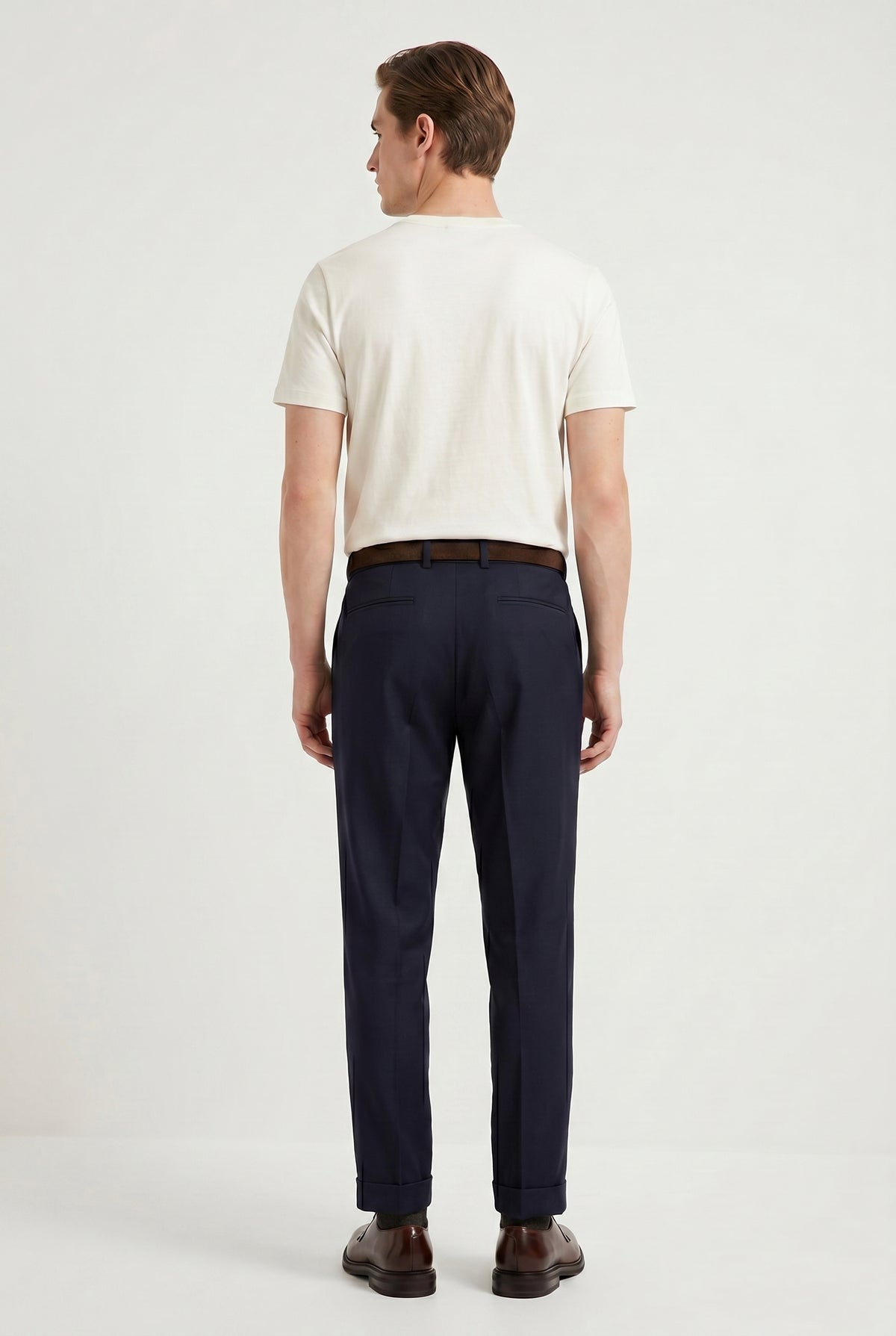 BRUNELLO CUCINELLI MEN'S NAVY WOOL SILK TAPERED TROUSERS