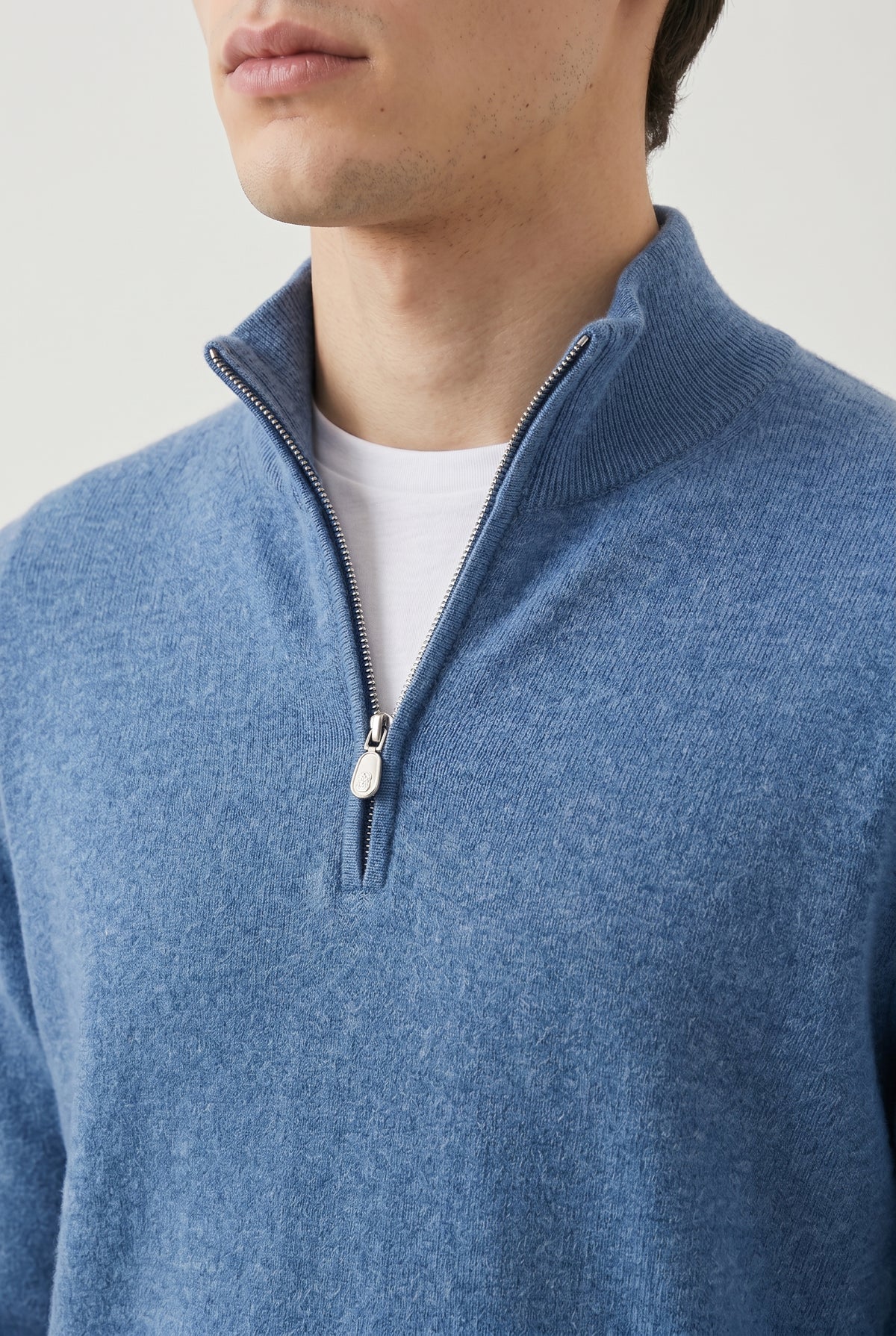 BRUNELLO CUCINELLI MEN'S BLUE CASHMERE QUARTER ZIP SWEATER