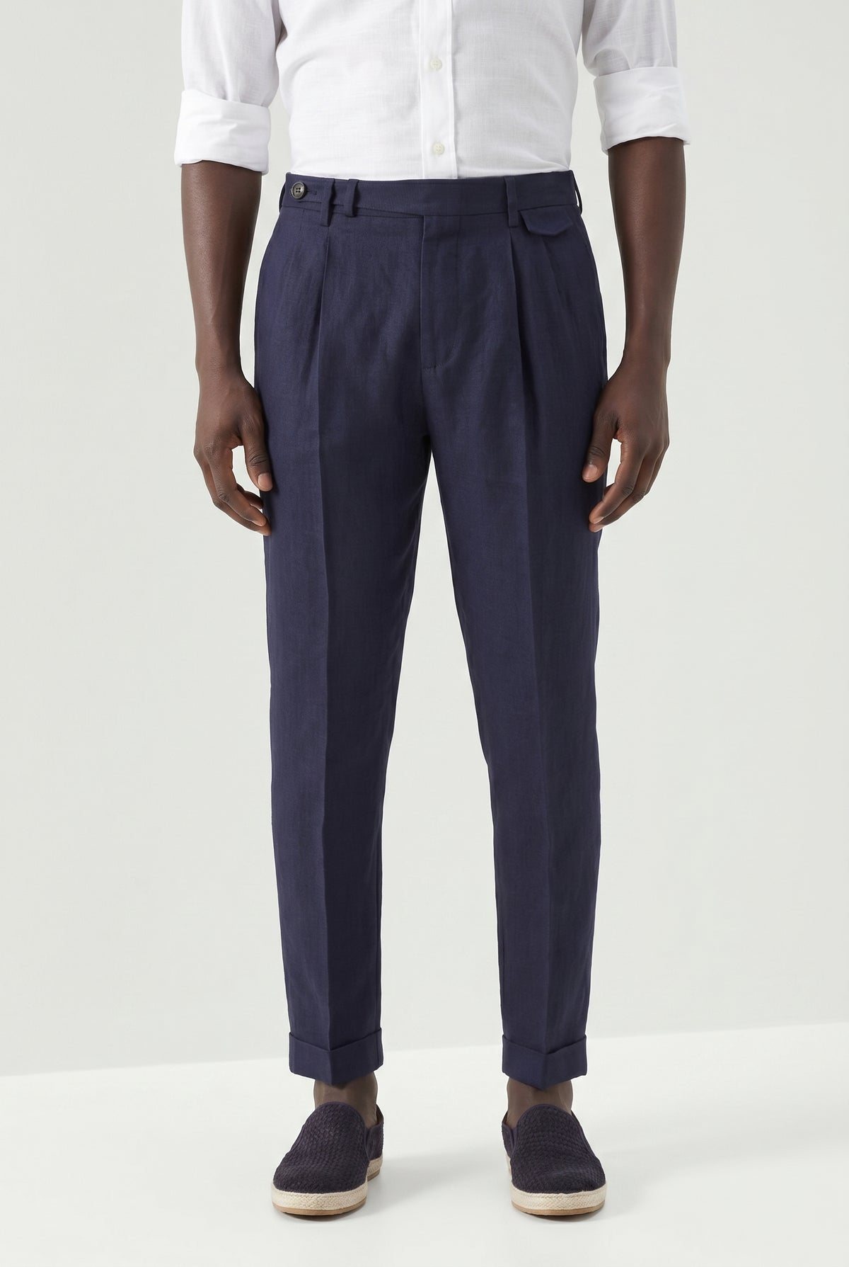 BRUNELLO CUCINELLI MEN'S NAVY LINEN TAPERED TROUSERS
