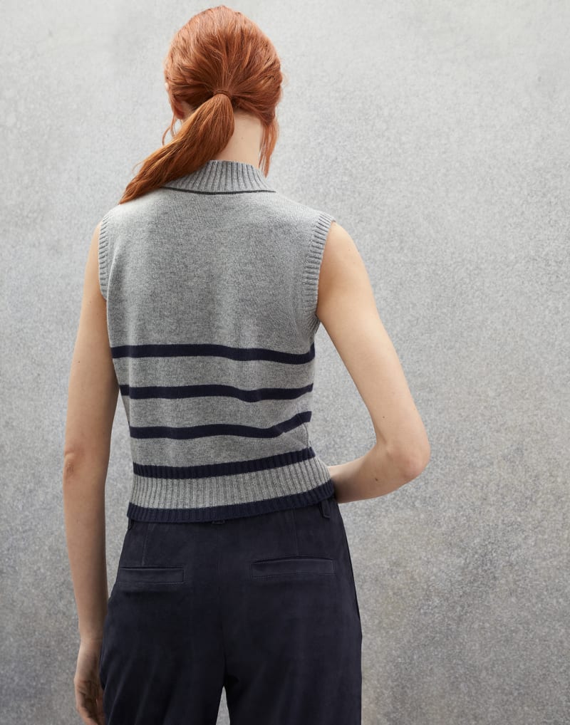 BRUNELLO CUCINELLI WOMEN'S LIGHT GREY WOOL SLEEVELESS SWEATER