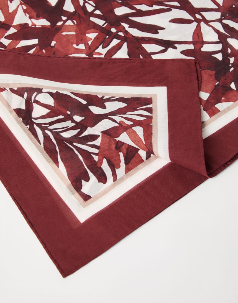 BRUNELLO CUCINELLI WOMEN'S BORDEAUX PRINTED COTTON SCARF
