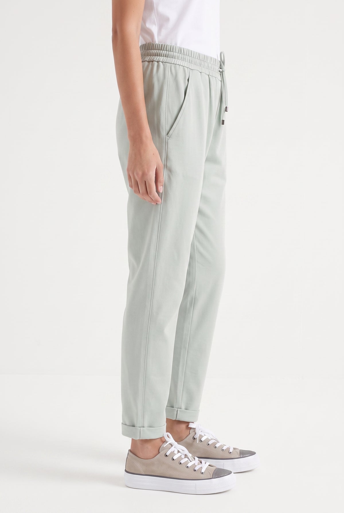 BRUNELLO CUCINELLI WOMEN'S LIGHT GREEN COTTON TROUSERS