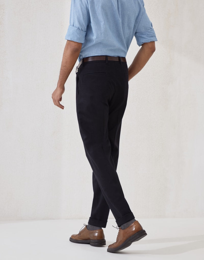 BRUNELLO CUCINELLI MEN'S BLACK WOOL PLEATED TROUSERS