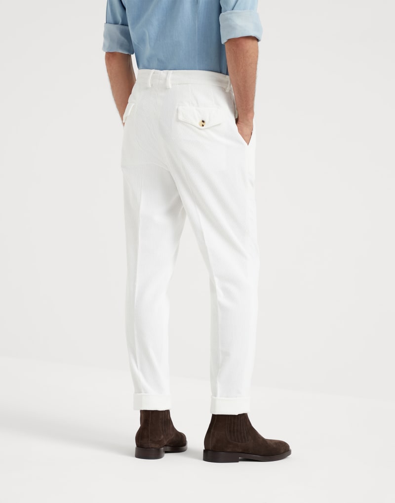 BRUNELLO CUCINELLI MEN'S WHITE PLEATED COTTON TROUSERS