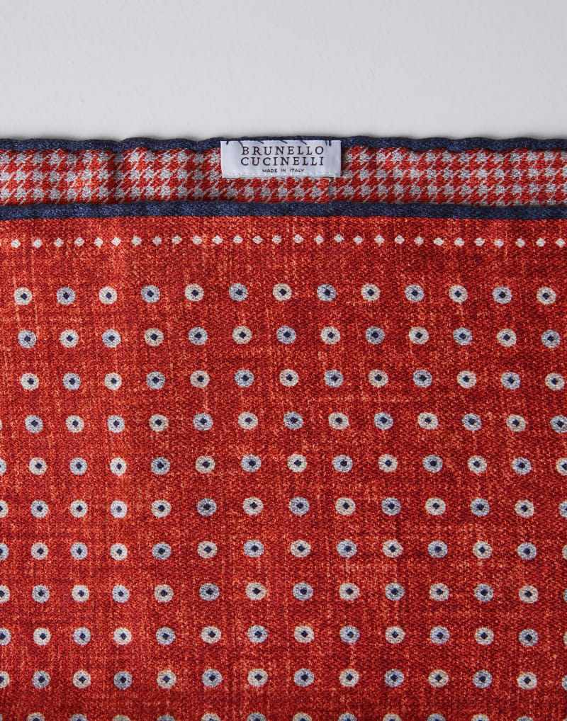 BRUNELLO CUCINELLI MEN'S CARROT NAVY SILK PATTERNED POCKET SQUARE