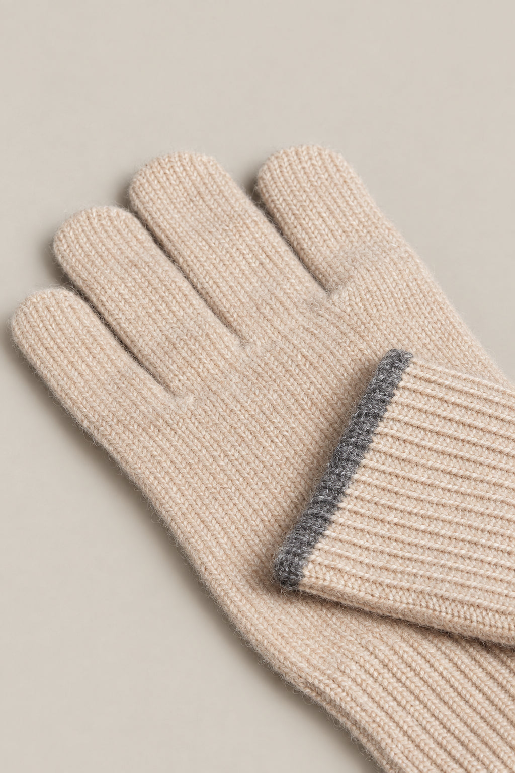 BRUNELLO CUCINELLI MEN'S BEIGE WOOL KNIT GLOVES