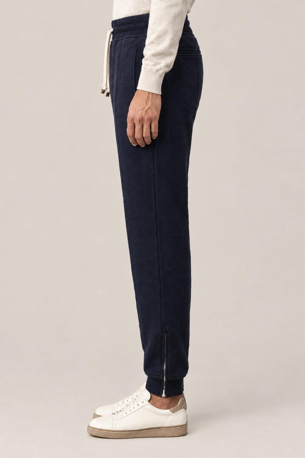 BRUNELLO CUCINELLI MEN'S NAVY DRAWSTRING SWEATPANTS