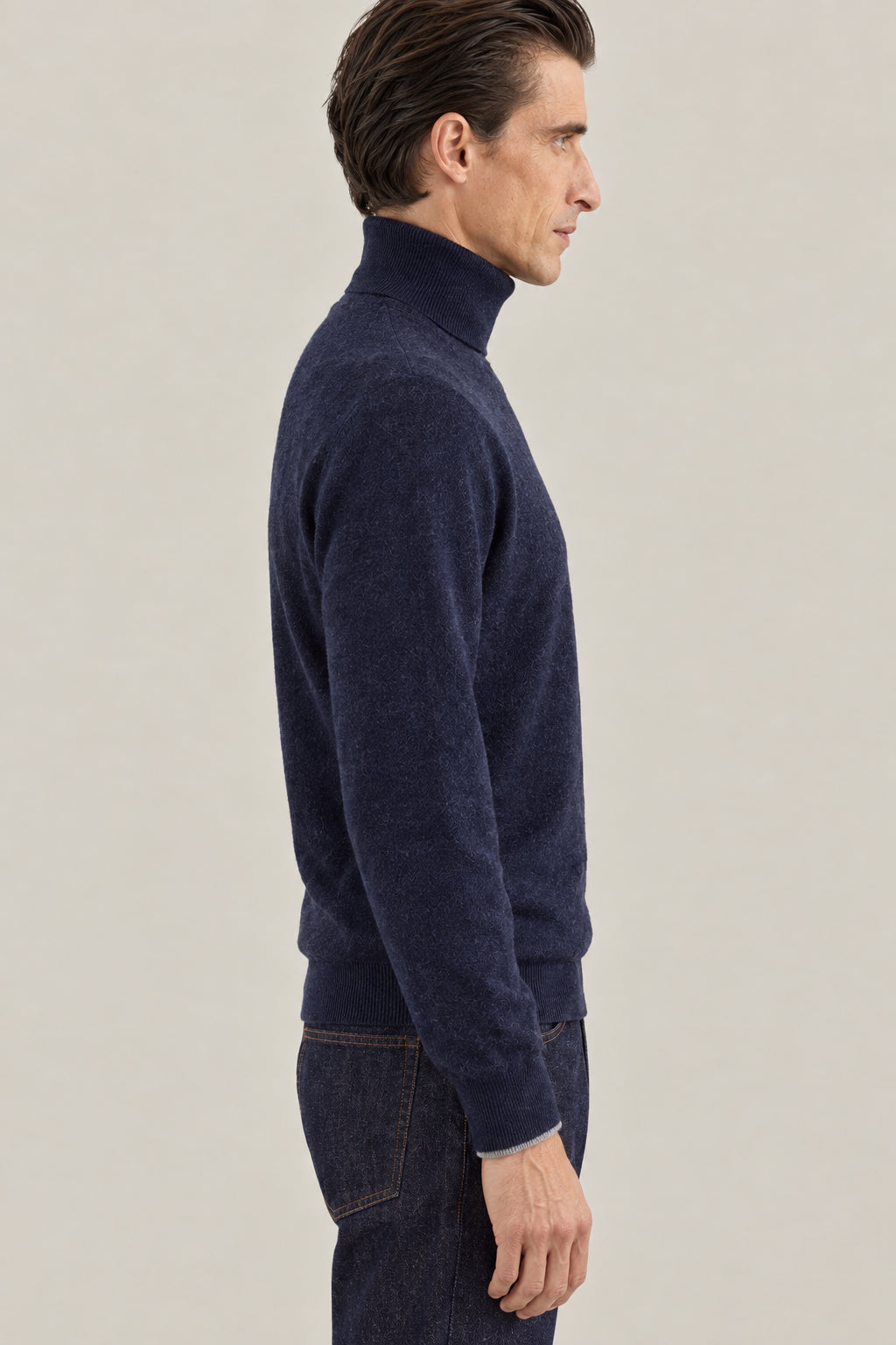 BRUNELLO CUCINELLI MEN'S NAVY WOOL TURTLENECK SWEATER