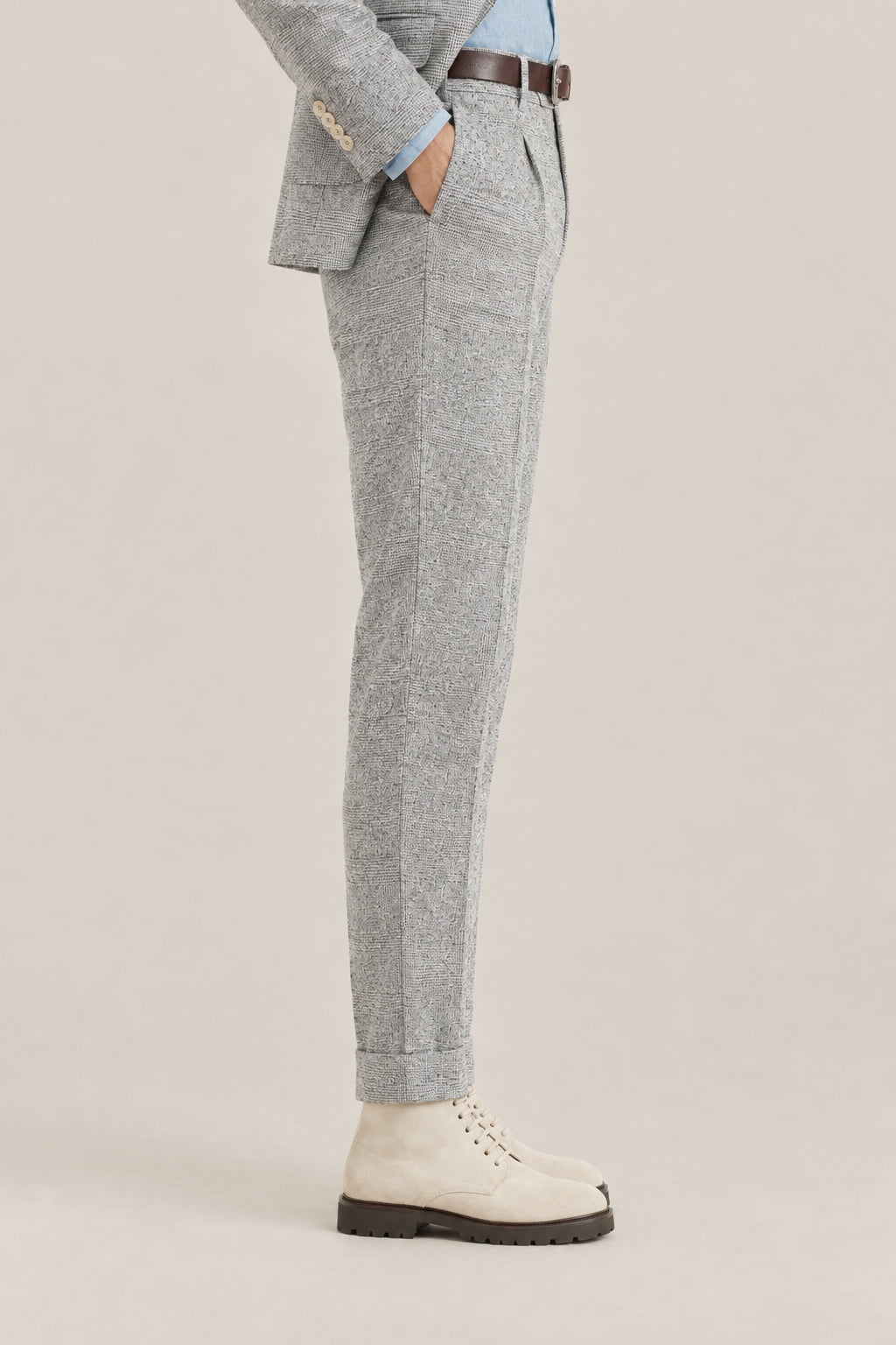 BRUNELLO CUCINELLI MEN'S LIGHT GREY SILK WOOL BLEND PLEATED TROUSERS