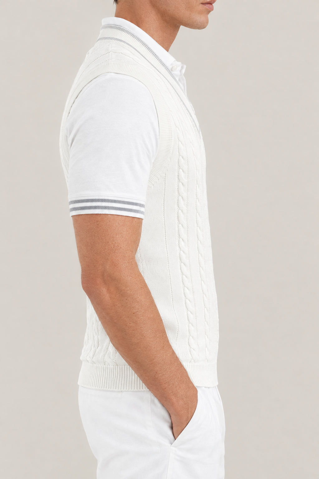 BRUNELLO CUCINELLI MEN'S OFF WHITE CABLE KNIT SLEEVELESS SWEATER