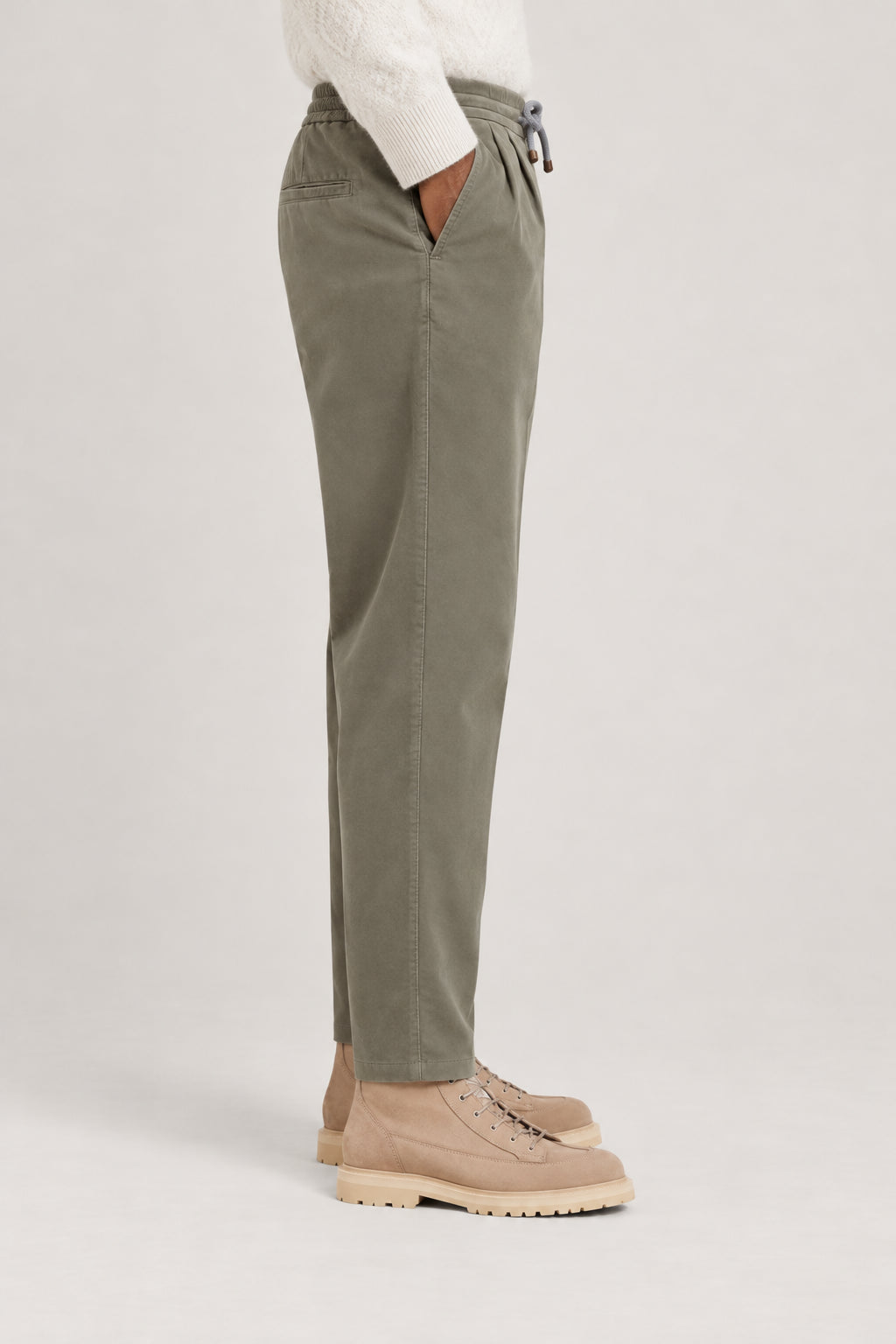 BRUNELLO CUCINELLI MEN'S MILITARY COTTON PLEATED TROUSERS