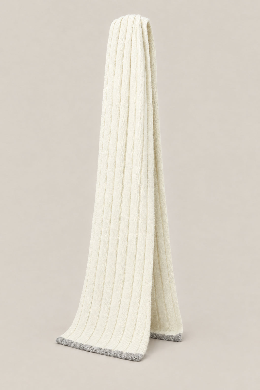 BRUNELLO CUCINELLI MEN'S ECRU AND LIGHT GREY WOOL RIBBED SCARF